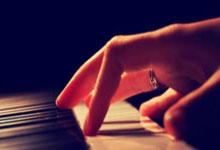 科斯塔斯·马诺拉斯,这位足坛铁卫有着怎样的职业生涯轨迹?